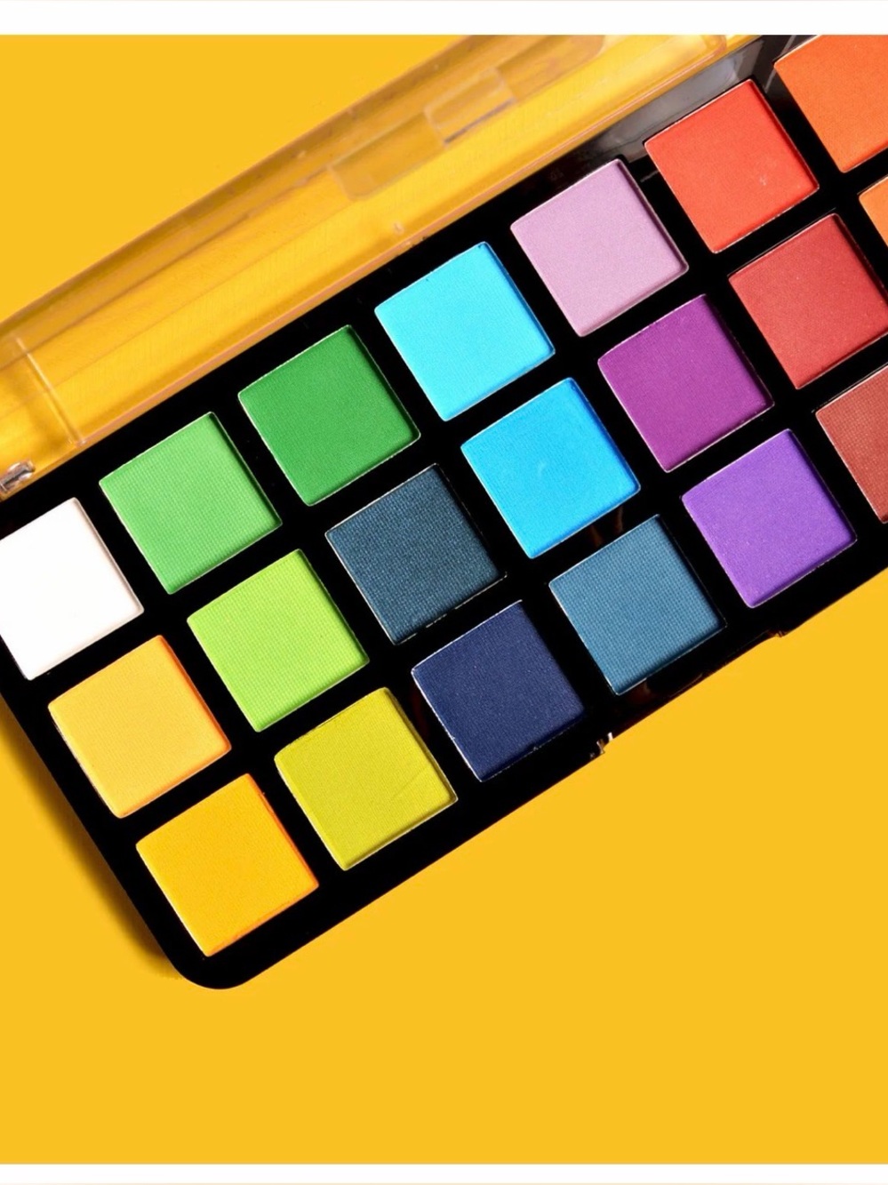 Amuse Bright 21 Multi-Color Tablet Accessory Case - Yellow